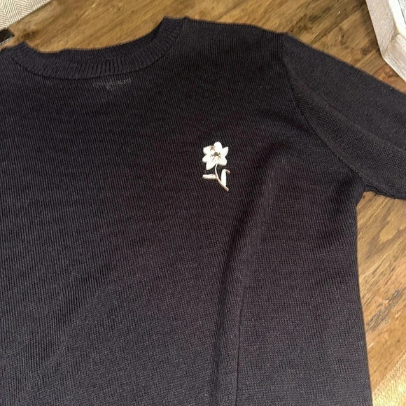 Vintage W&S II Black Sweater Flower Short Sleeve Women Size LG Made in USA BB20 - Picture 2 of 9